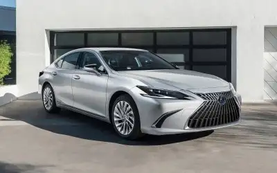 Lexus ES 300h Hybrid